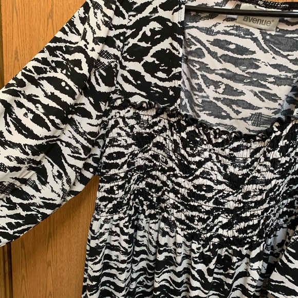 Top - Picture 2 of 3